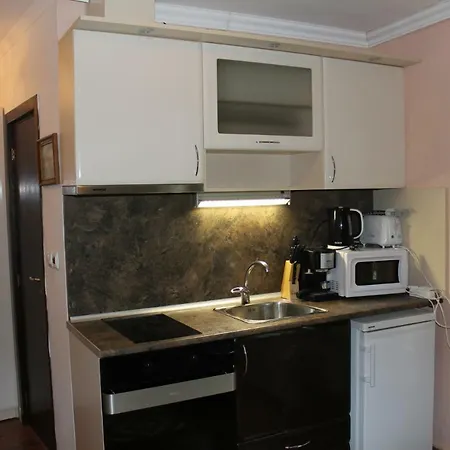 In Complex Grand Manastira